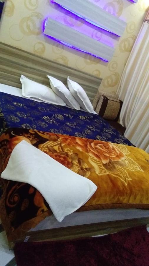 Hotel Rajmahal Tarapith Extérieur photo
